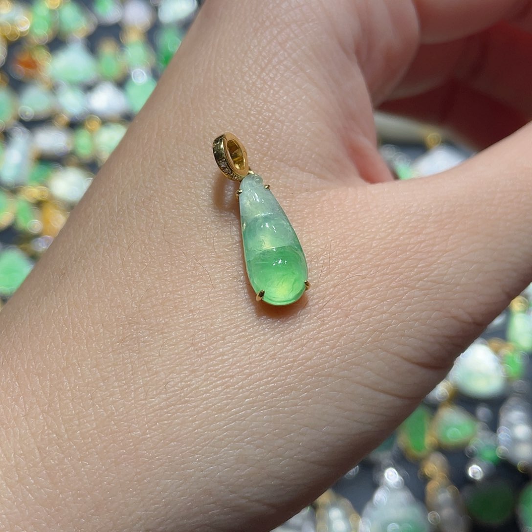 翡翠颈饰18K金镶嵌天然翡翠18kA货