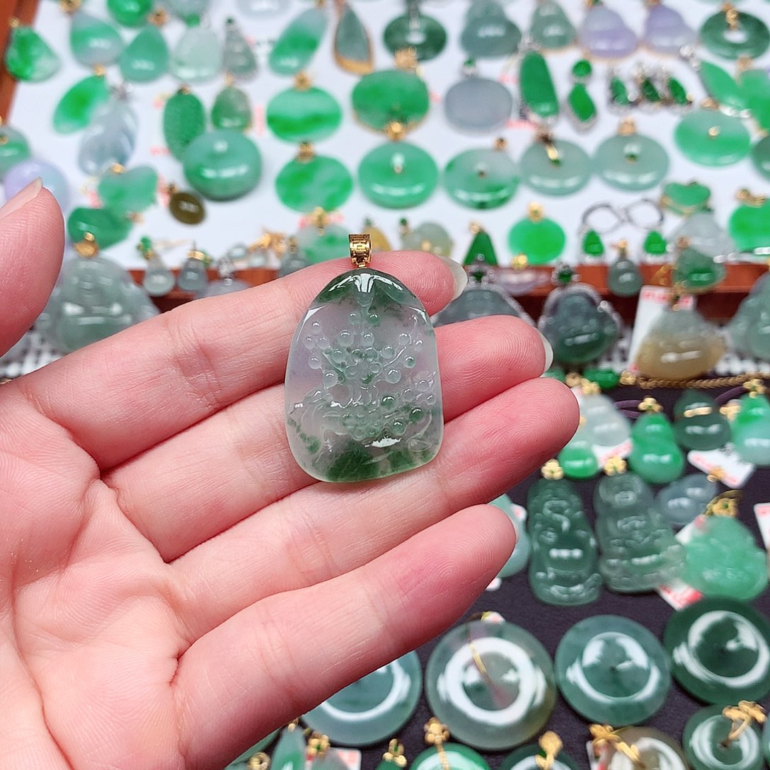 翡翠18K金镶嵌颈饰天然翡翠A货