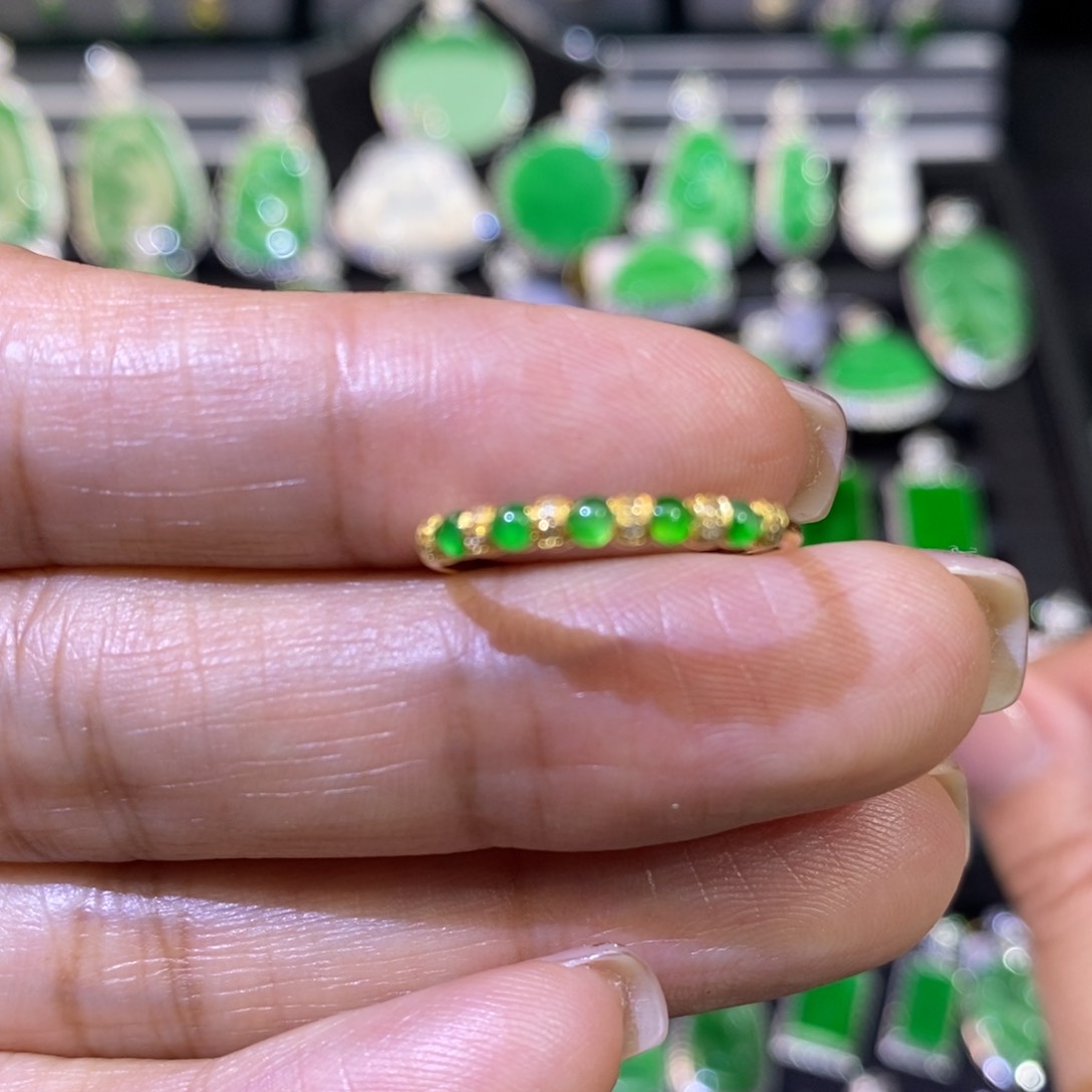 翡翠戒指18K金镶嵌戒指