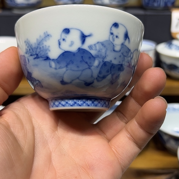 内***修青花手工童子闹春图品茗杯