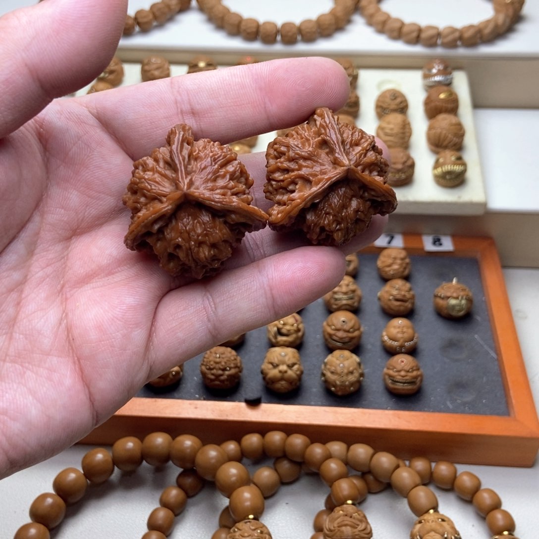 吊坠文玩核桃小**?核桃福利一对三棱