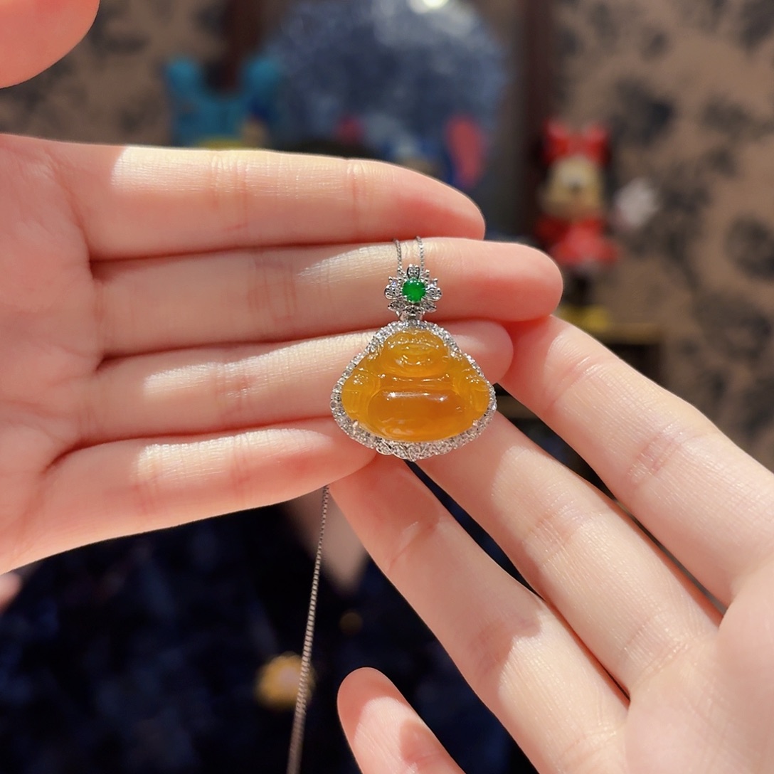 翡翠18K金镶嵌吊坠(赠链)