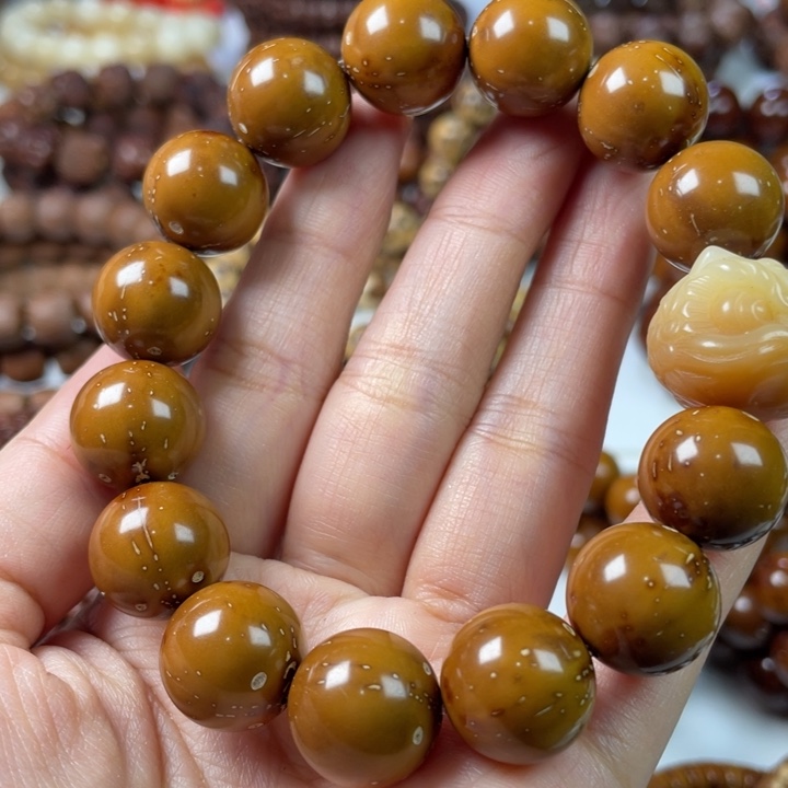 紫金鼠手串15尺寸练手瑕疵款（黄白斑）