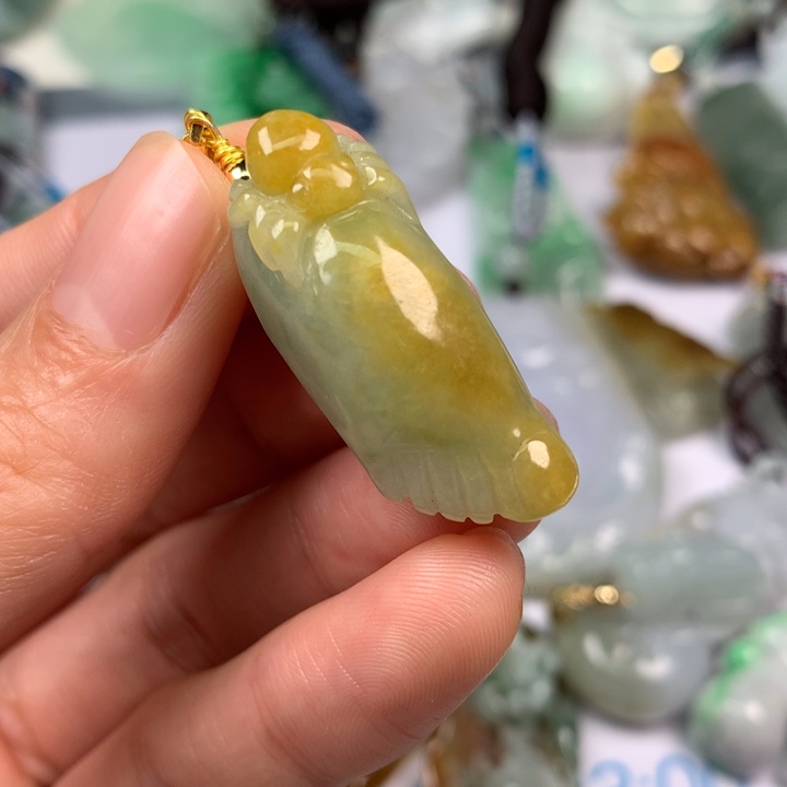 翡翠颈饰未镶嵌翡翠