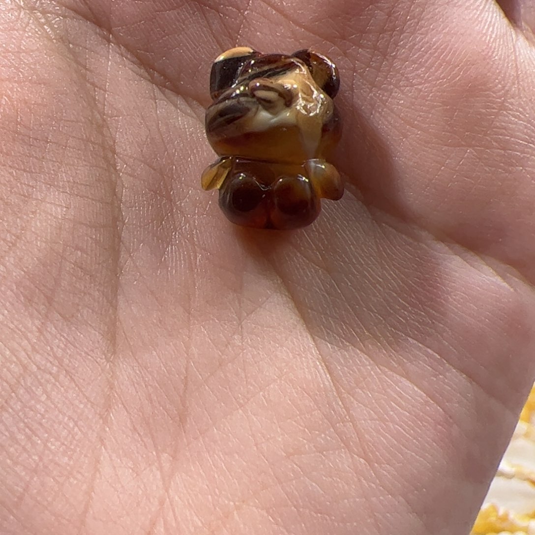 琥珀未镶嵌珠宝奇石浓蜡沁色小熊