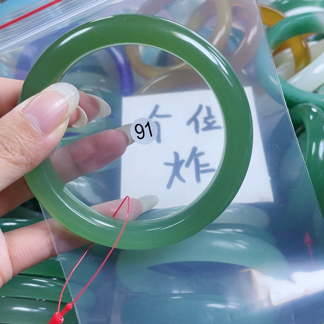石英质玉手镯未镶嵌65