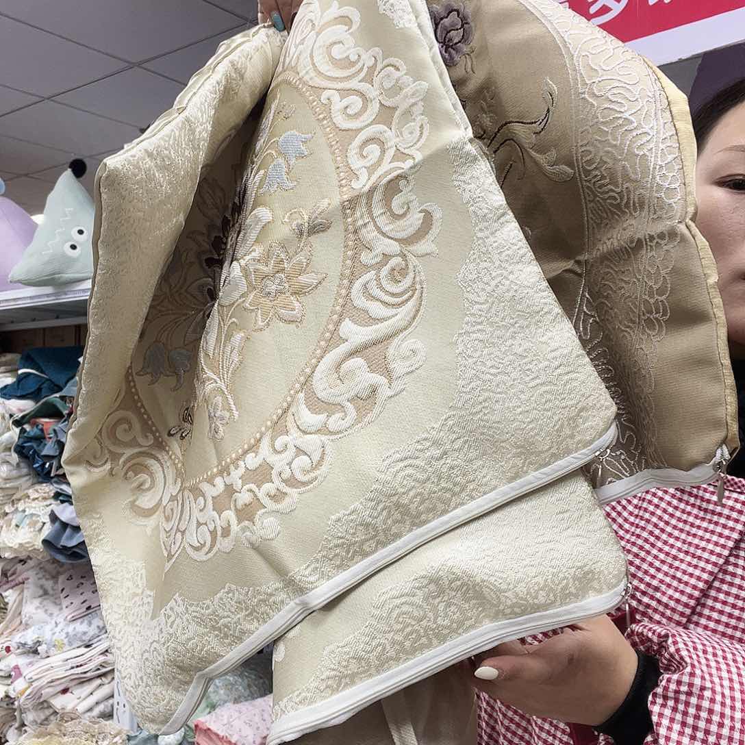 雪尼尔啦咯啦咯啦咯啦咯啦