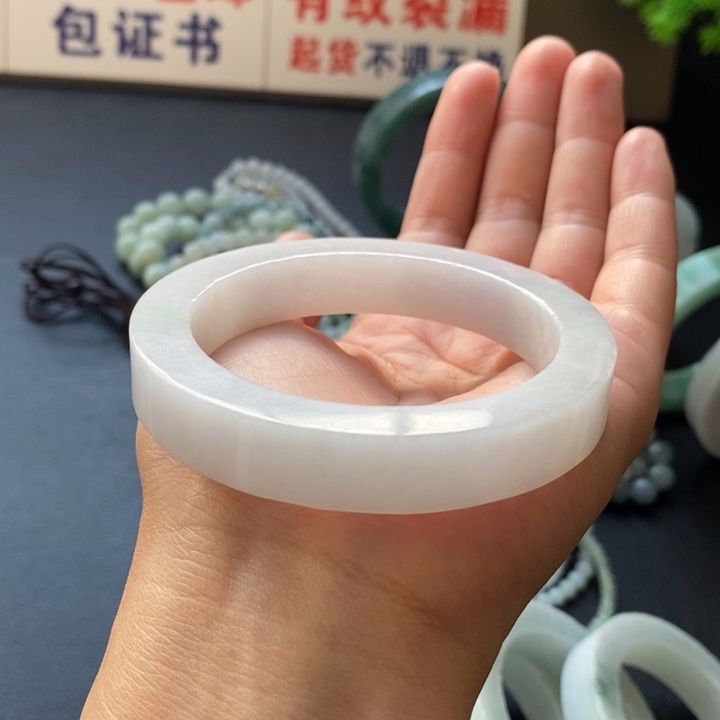 未镶嵌翡翠手镯定制翡翠