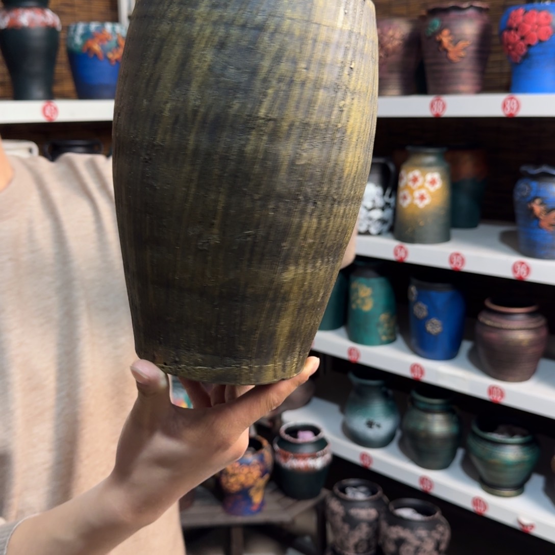 红陶浮雕花盆炸炸炸了