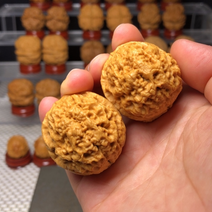 文玩核桃把件1火焰绣球