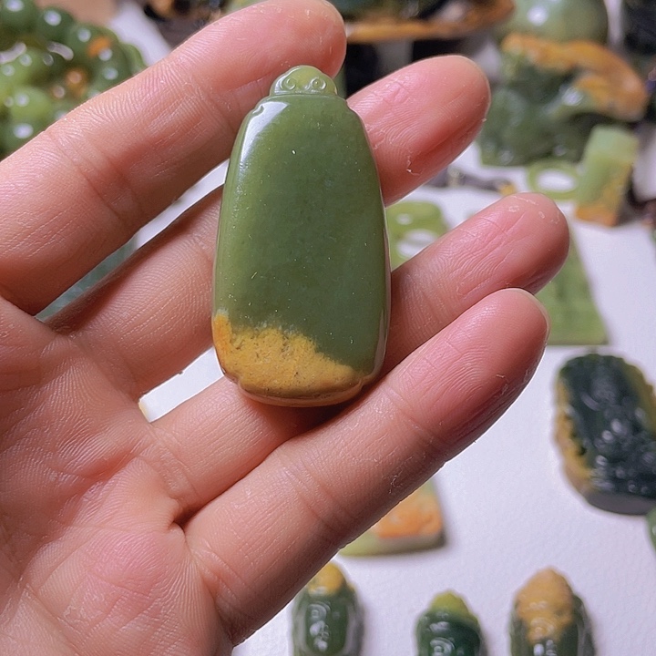 和田玉挂件未镶嵌呼****冲