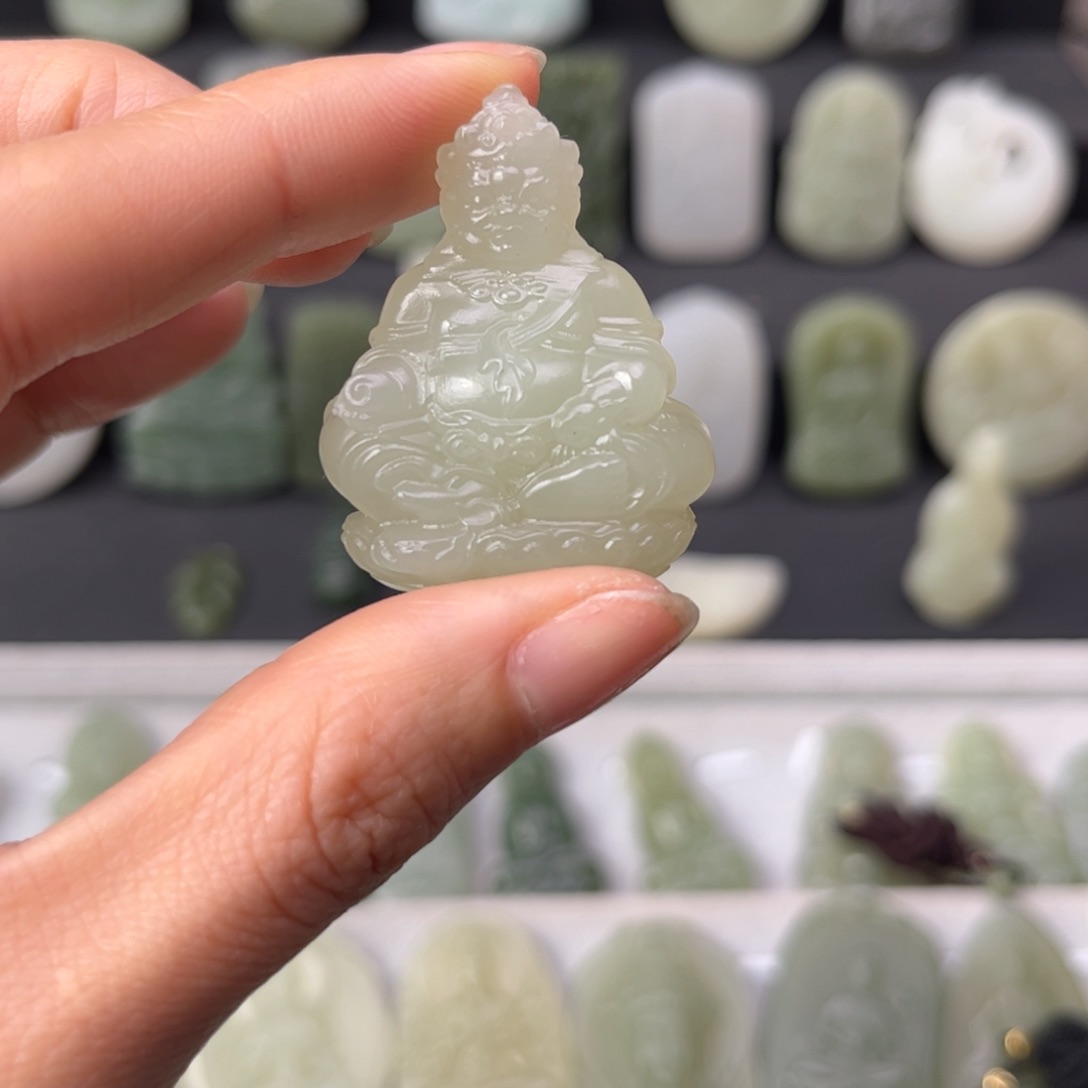 和田玉颈饰未镶嵌随***.