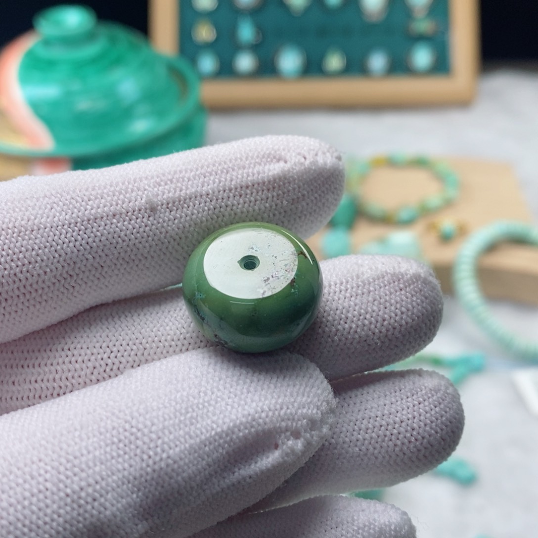 绿松石颈饰未镶嵌