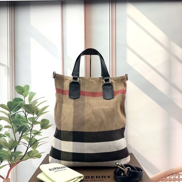 95新/博柏利/包包/市场价18000/250615zb0030