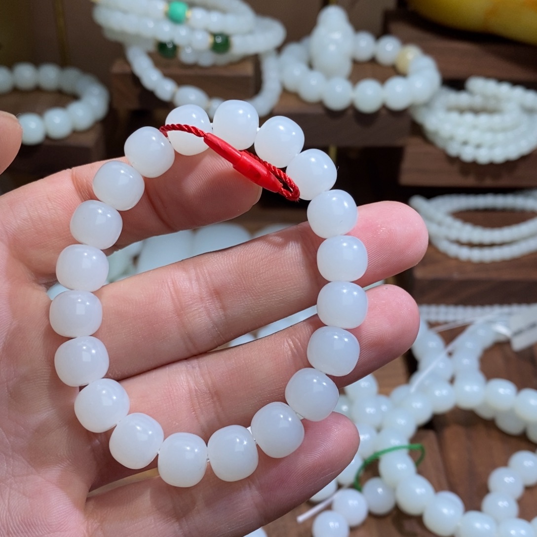 徐***波和田玉未镶嵌挂件