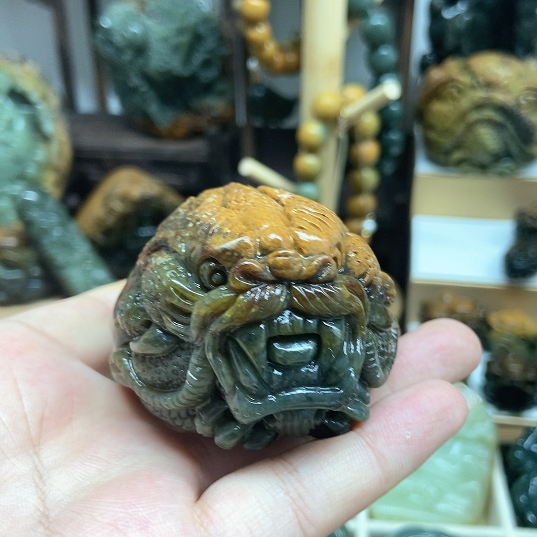 岫岩河磨玉（透闪石质玉）把件未镶嵌人**过