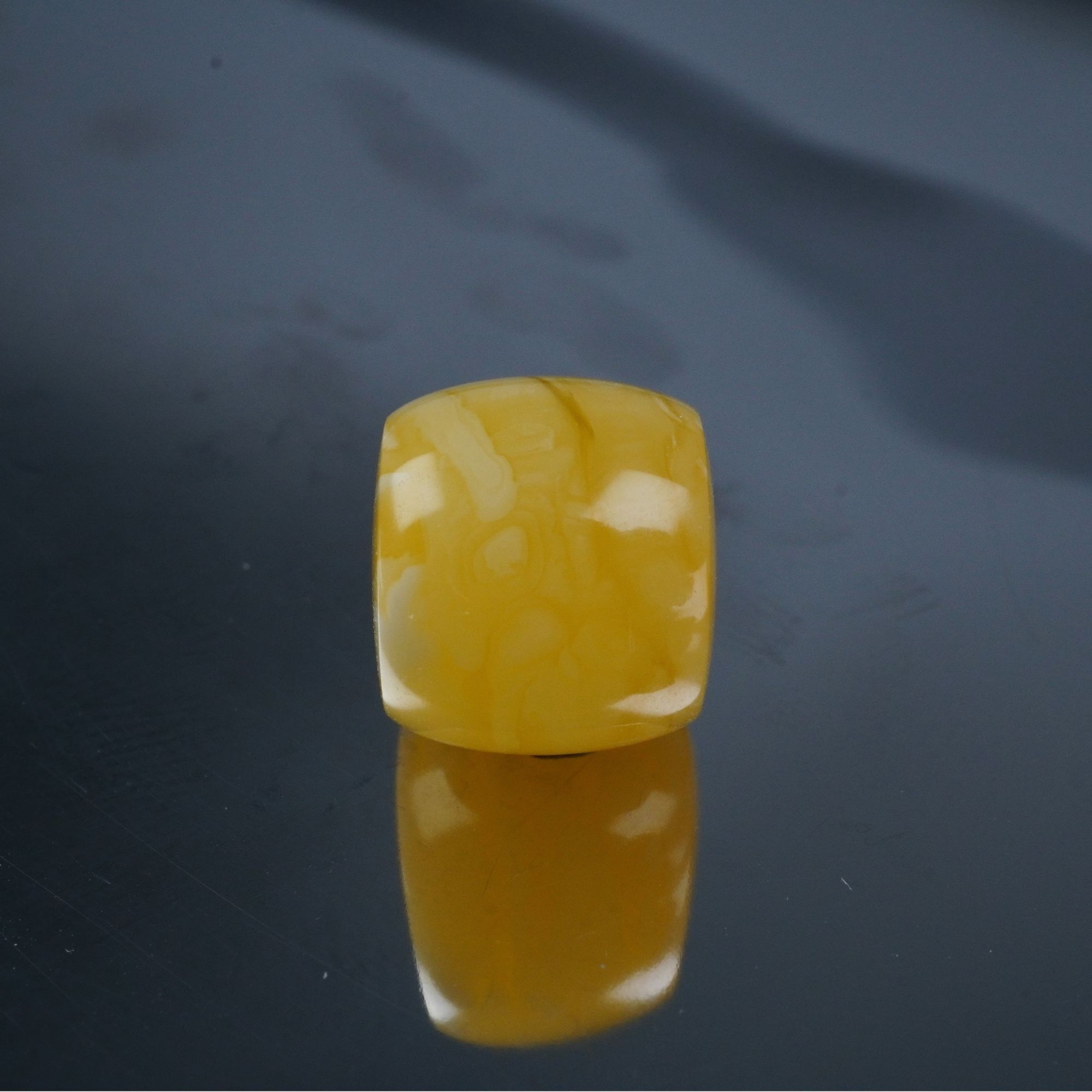 焦皮妖花直切尺寸10.6*9.4mm天然琥珀蜜蜡文玩配饰