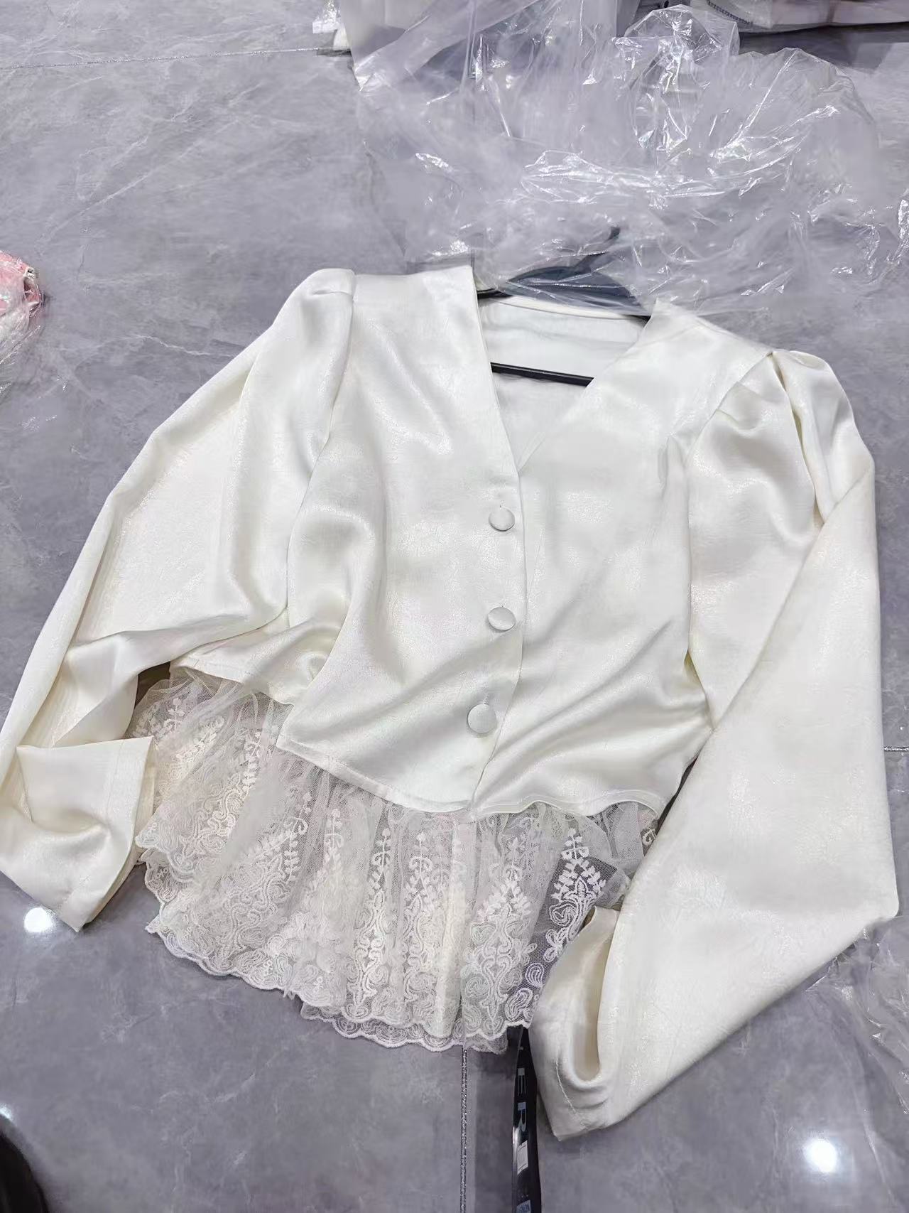 8811 秋季气质小香风上衣 三楼