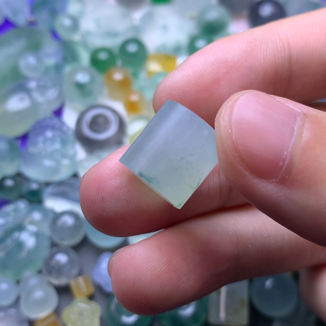 定制翡翠未镶嵌挂件