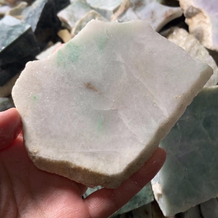 翡翠颈饰未镶嵌天然翡翠