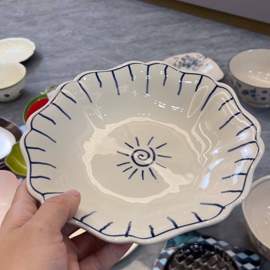 陶瓷微瑕餐具介意勿拍，满18飞！