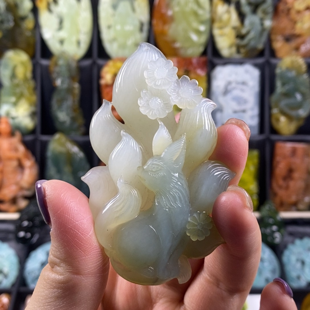 蛇纹石玉颈饰合金