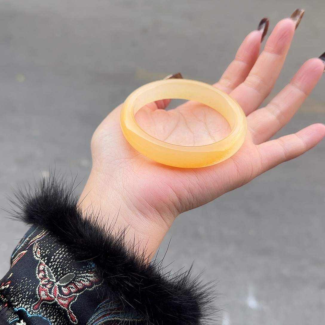 石英质玉未镶嵌手镯