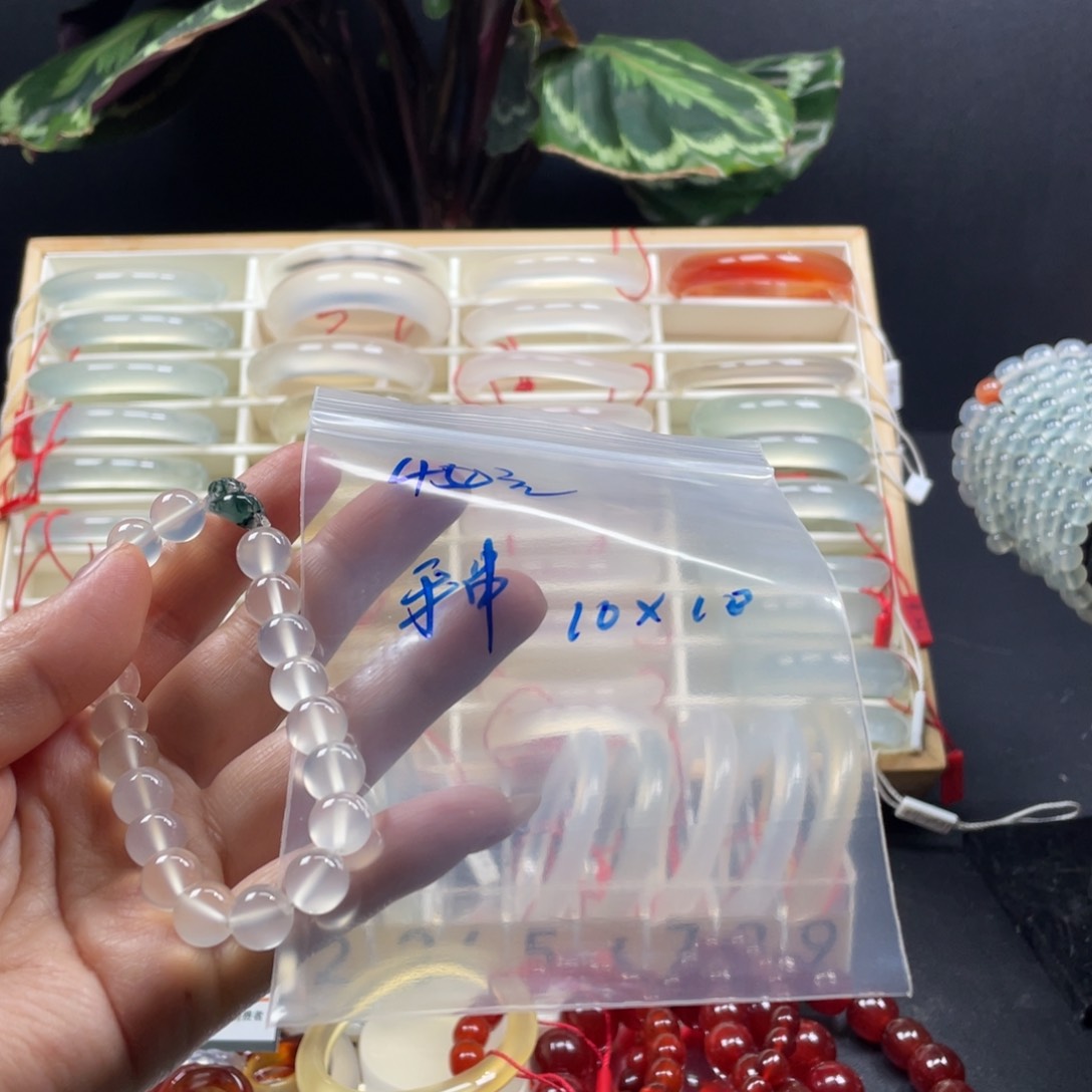 玛瑙/玉髓手镯未镶嵌T**y