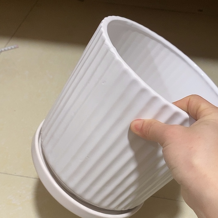 陶盆有孔 瑕疵针孔漏釉介意勿拍外口 20外高20