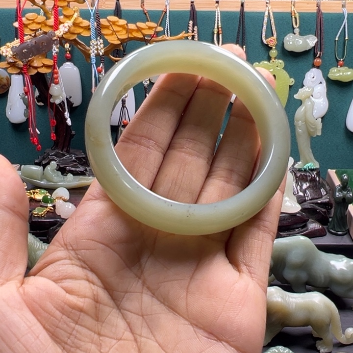 未镶嵌手镯和田玉艺**冬