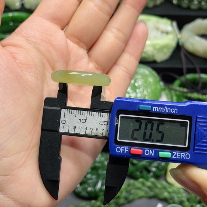 和田玉戒指未镶嵌