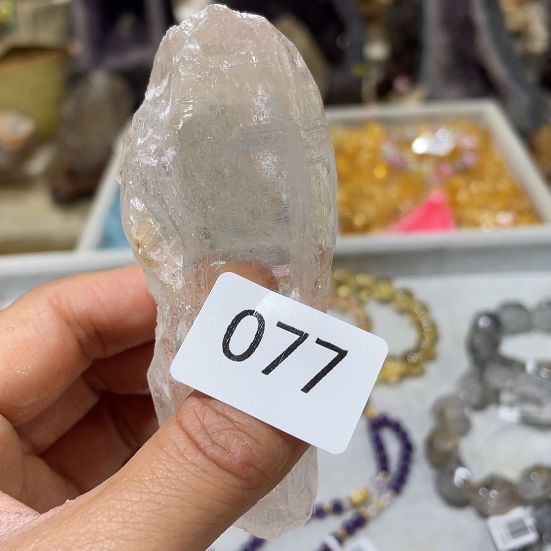 水晶摆件……未镶嵌