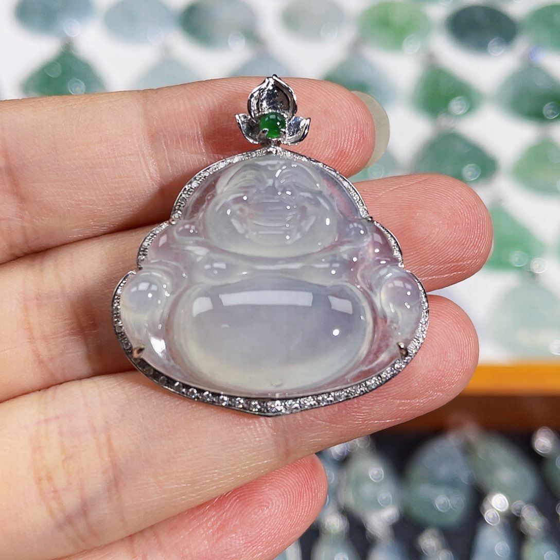 翡翠18K金镶嵌颈饰吊坠