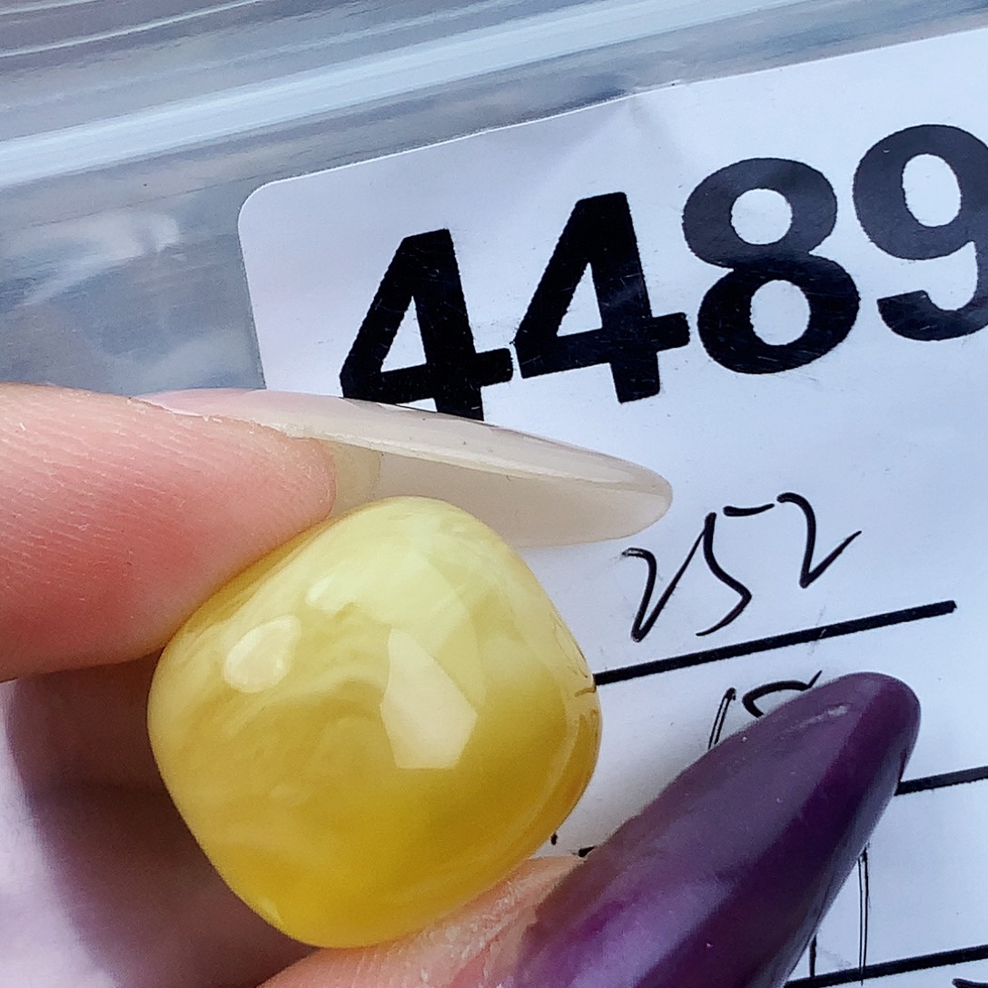 琥珀未镶嵌珠宝奇石18.4×17