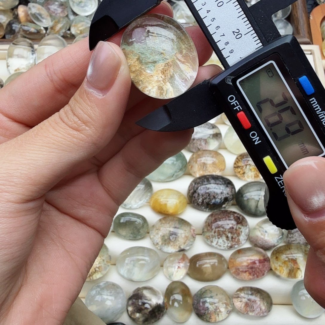 未镶嵌水晶珠宝半成品