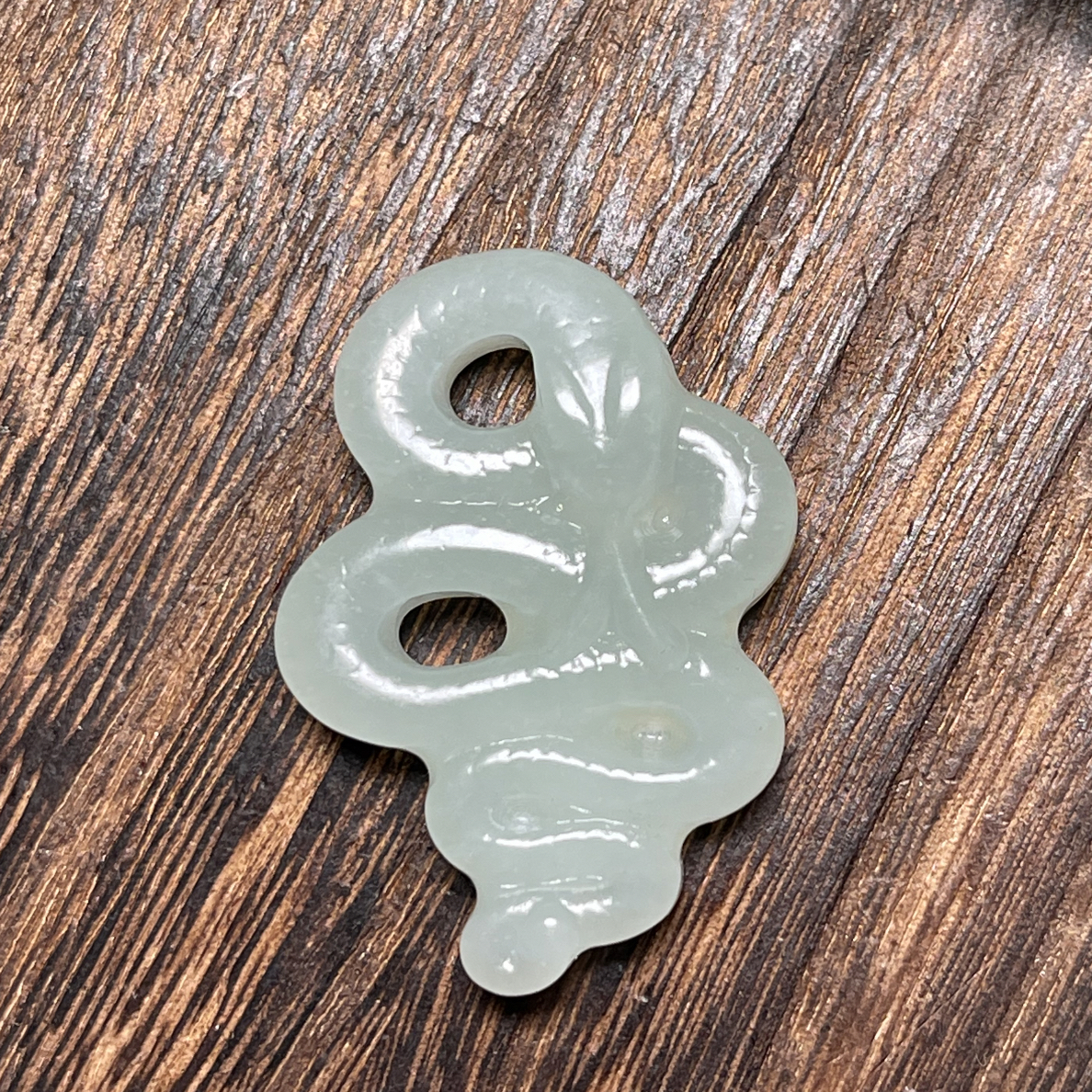 岫玉蛇牌吊坠挂件