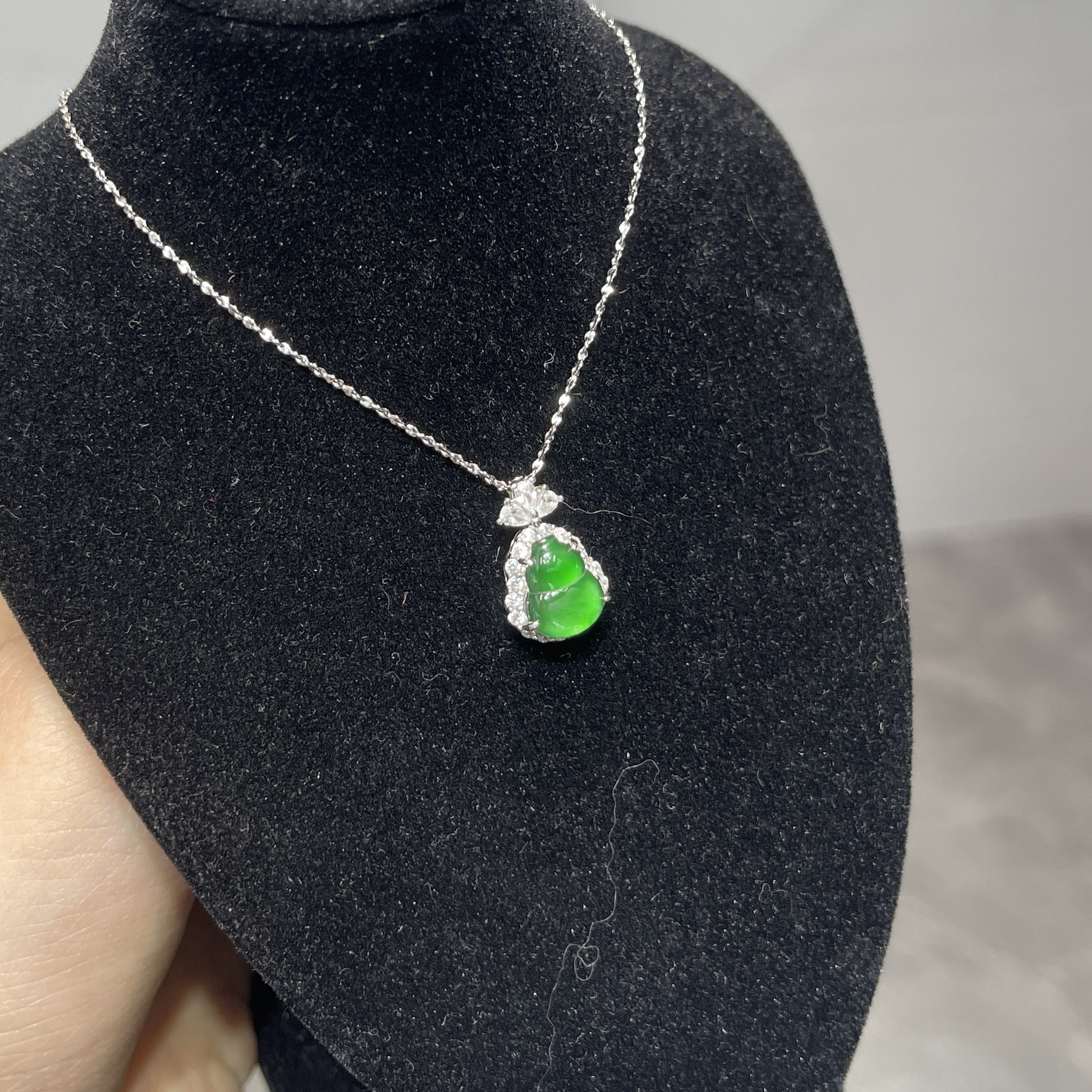 【玉见】天然A货翡翠S925银豪镶葫芦吊坠