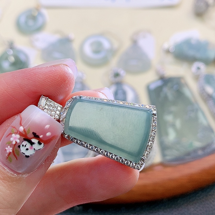 翡翠颈饰银S925镶嵌翡翠