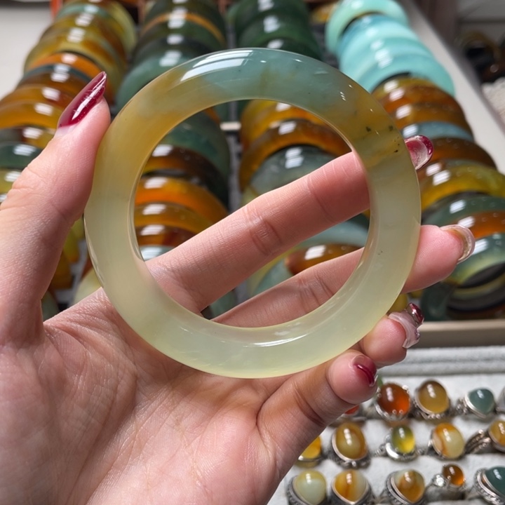 蛇纹石玉未镶嵌手镯56.8