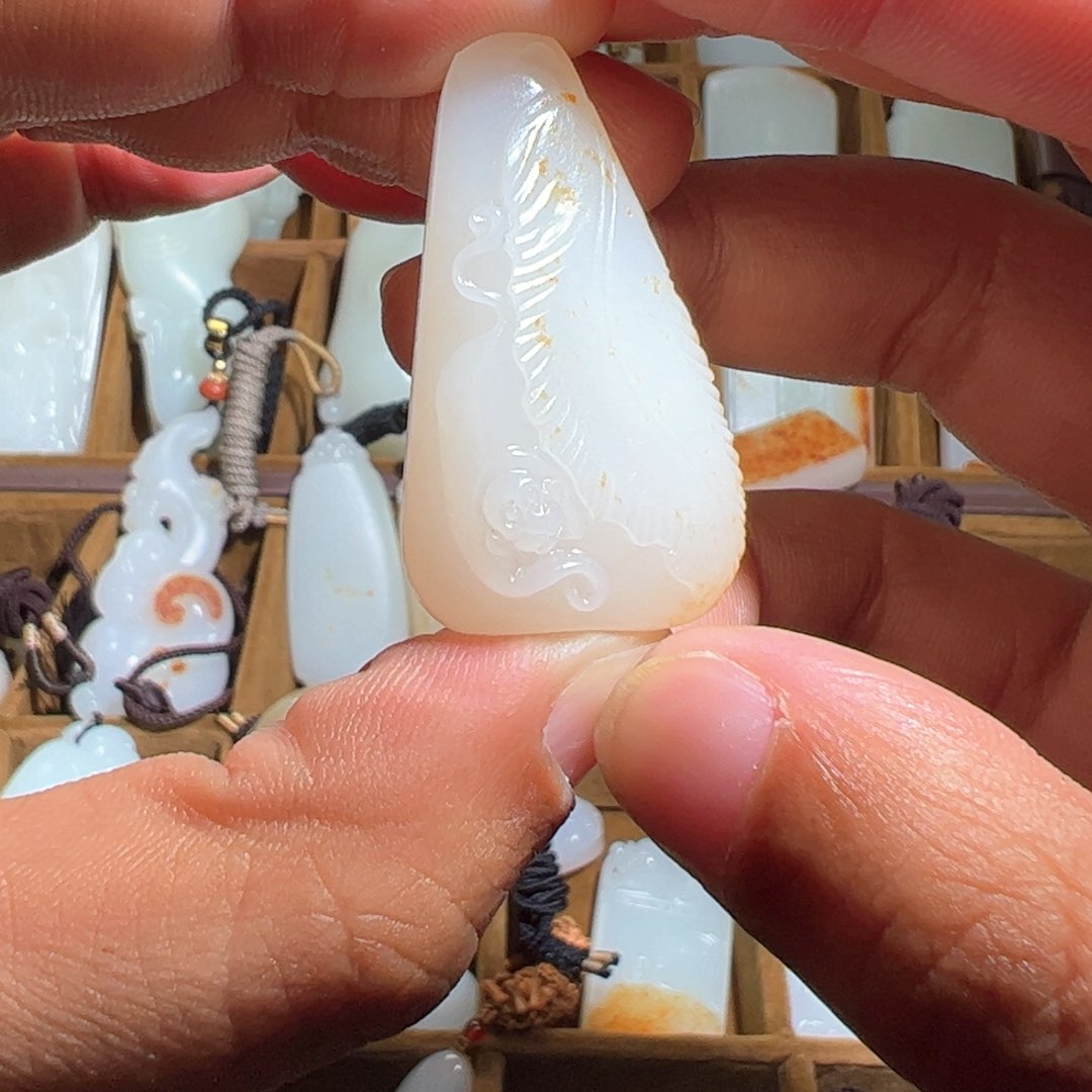 和田玉颈饰未镶嵌