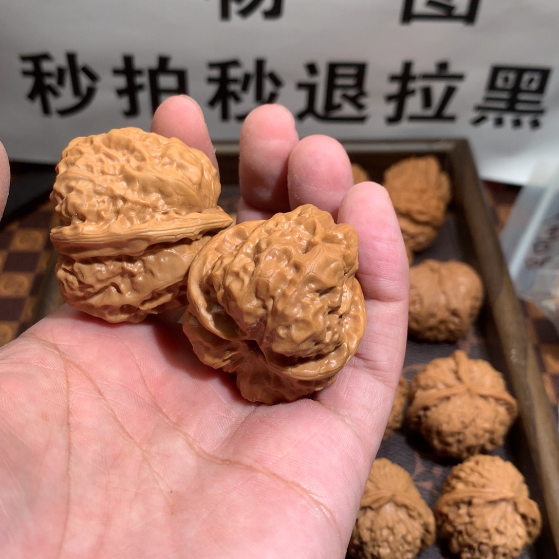 L***n把件文玩核桃蛤蟆头修