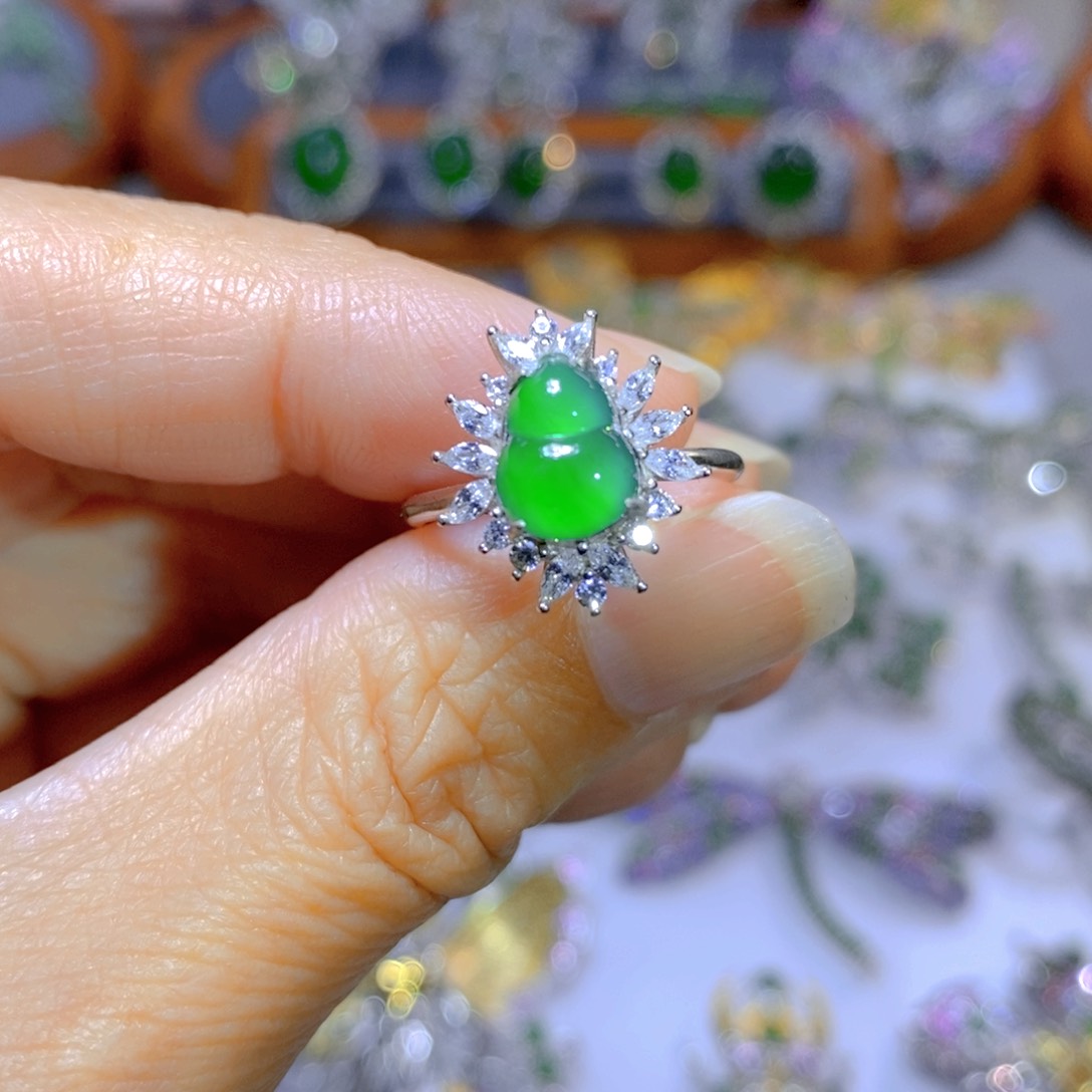 翡翠颈饰银S925镶嵌天然翡翠