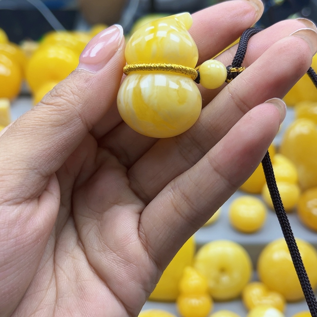 蜜蜡未镶嵌珠宝奇石