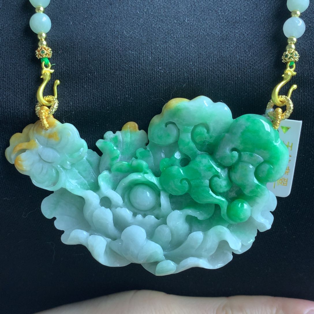 翡翠颈饰未镶嵌翡翠