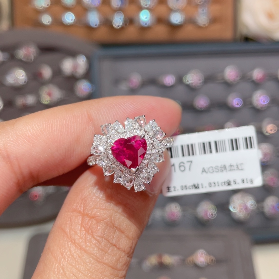 红宝石戒指18K金镶嵌2.05ct 无烧鸽血