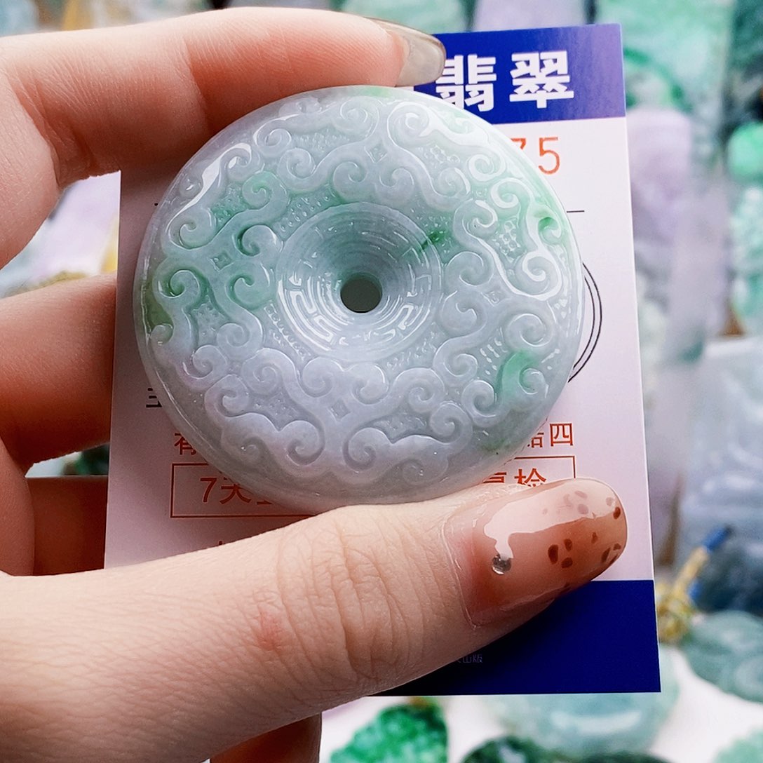 吊坠(不含链)未镶嵌翡翠