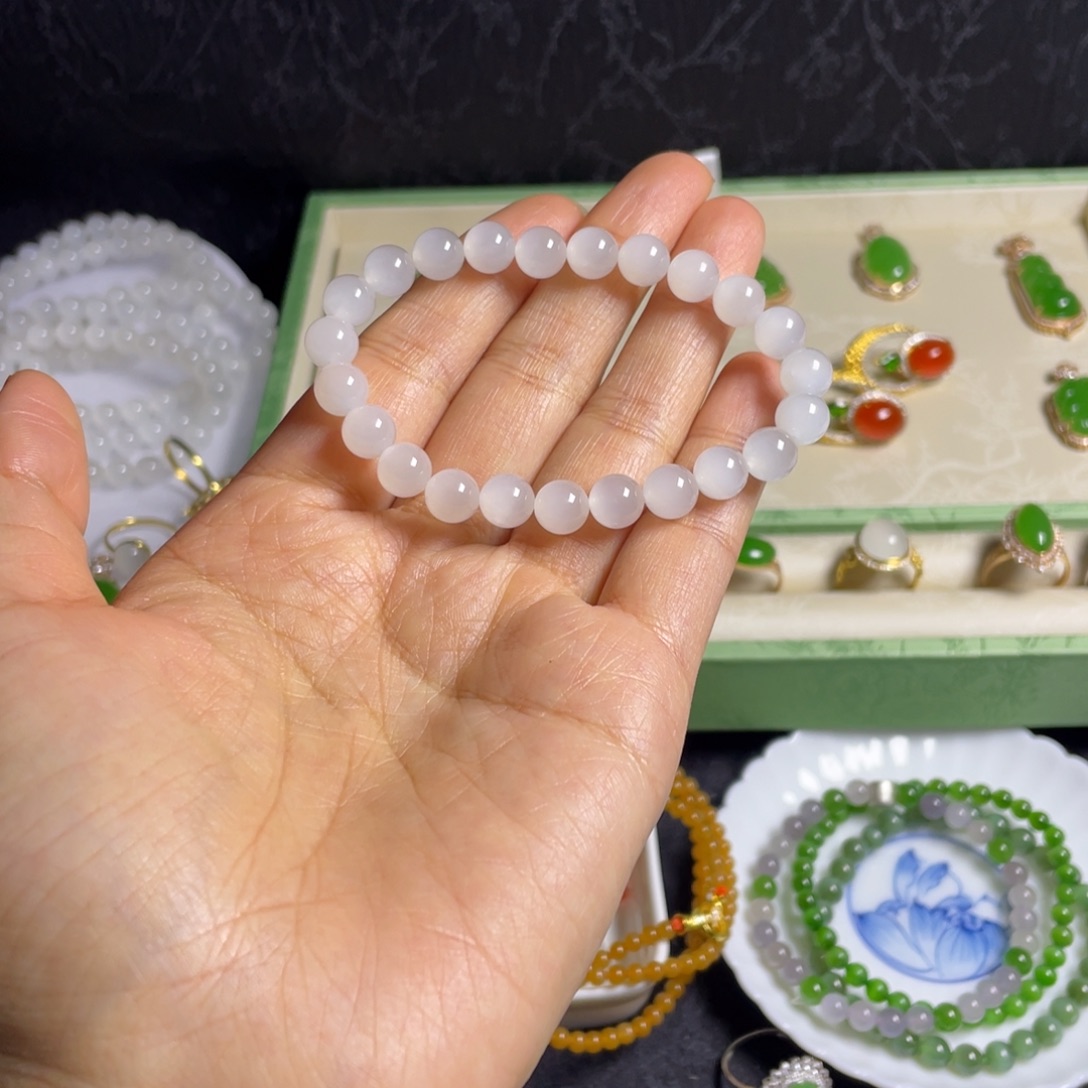 1***8和田玉未镶嵌手串