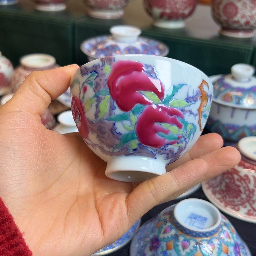 H冉月观隐珐琅彩五桃鸡心杯