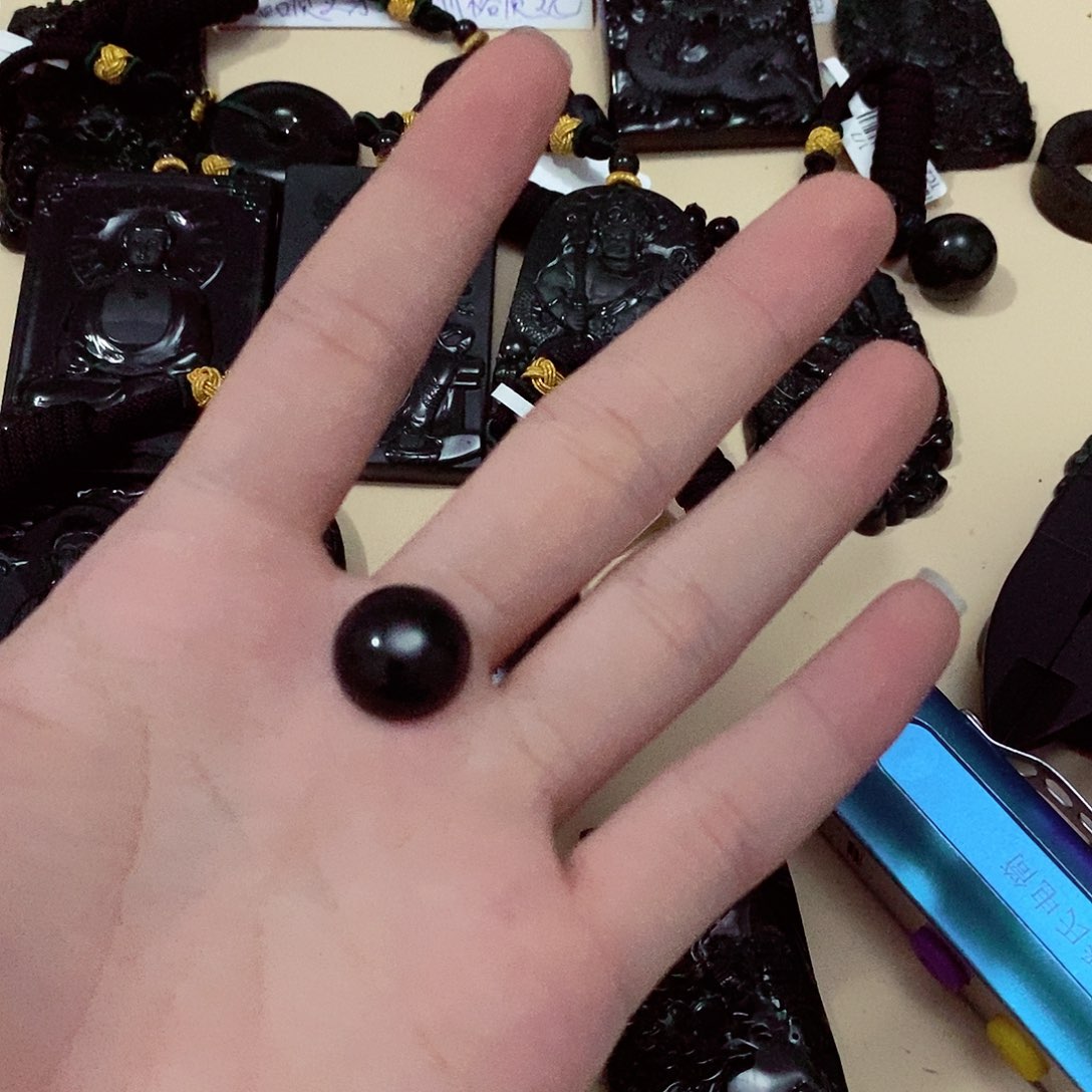 翡翠颈饰未镶嵌菲*