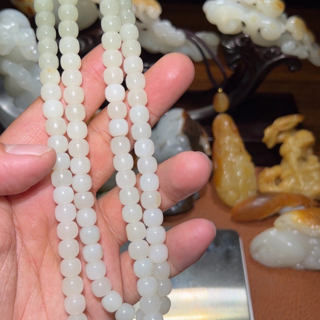 和田玉颈饰未镶嵌